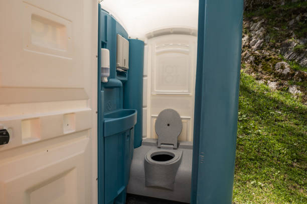 Portable Toilet Options We Offer in Round Lake, IL